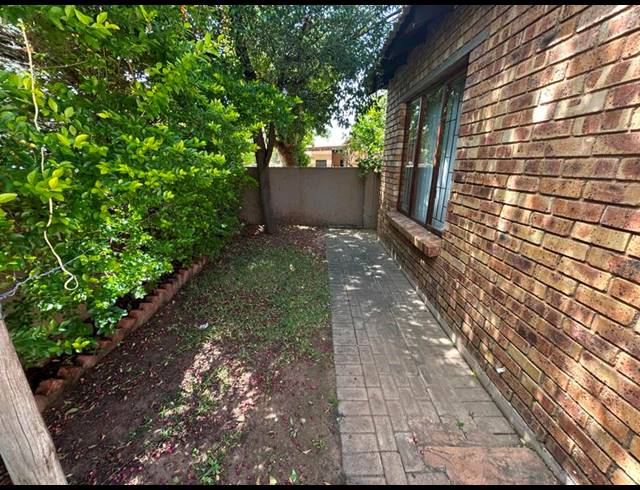 2 BEDROOM TOWNHOUSE FOR SALE IN THE REEDS